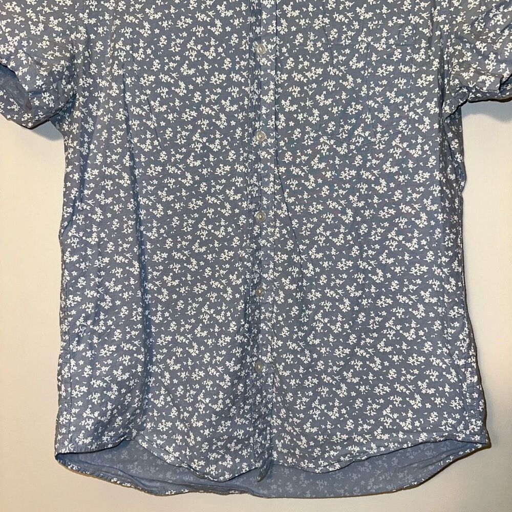 J. Crew Short Sleeve Button Down Collared Shirt Blue White Floral Medium EUC - Picture 2 of 9
